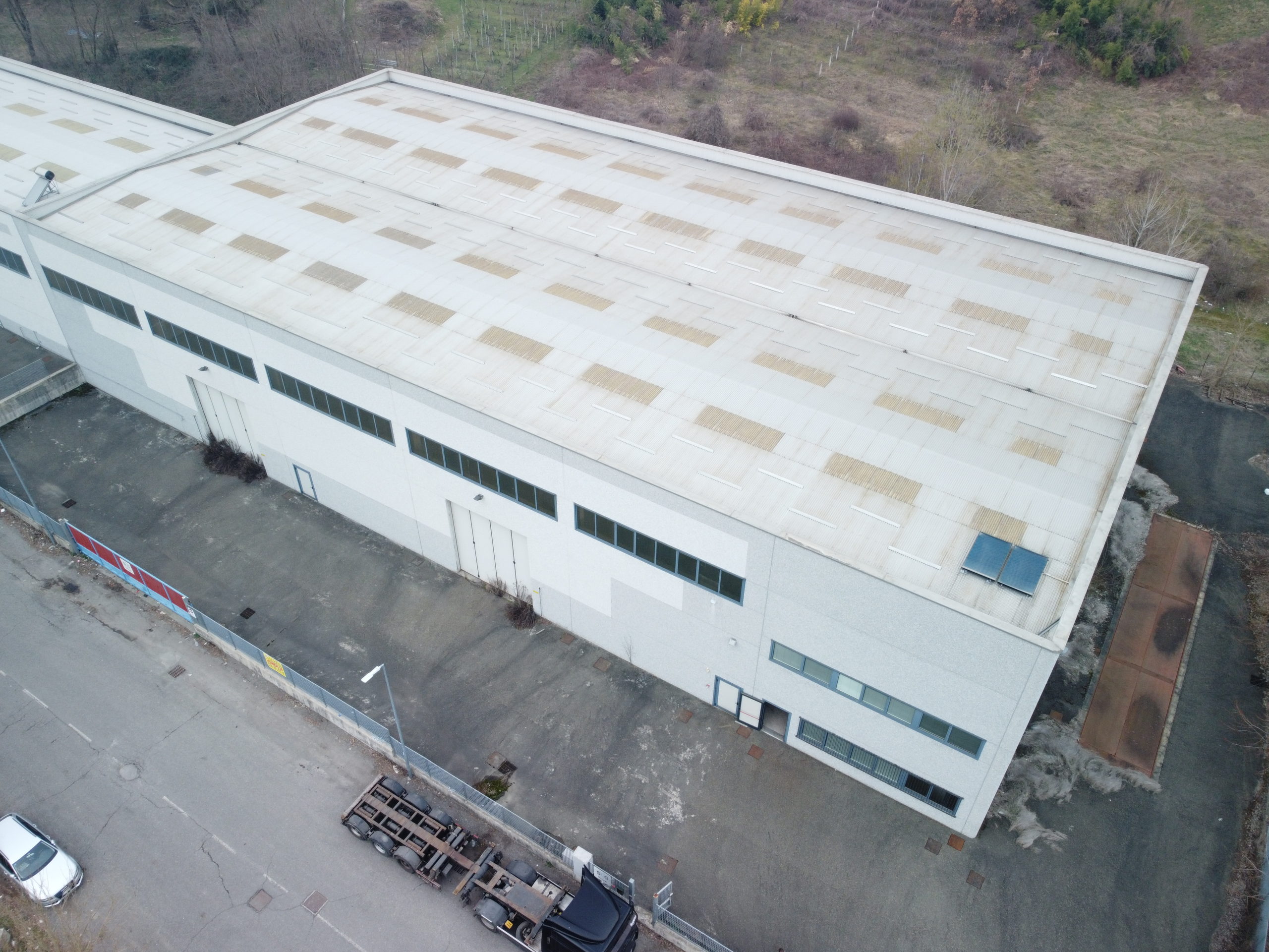 Vendesi capannone industriale adiacente casello autostradale Arquata Scrivia