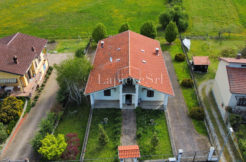 Vendesi villa con giardino ampi spazi interni Val Curone